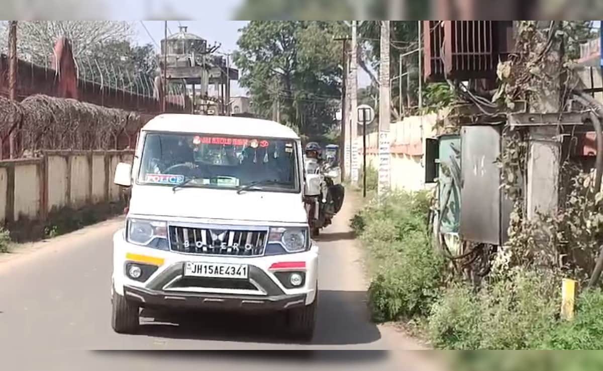 జార్ఖండ్‌లో ఎన్‌టిపిసి అధికారిక కాల్పులు కారు లోపల చనిపోయాయి, 6 అదుపులోకి తీసుకున్నారు