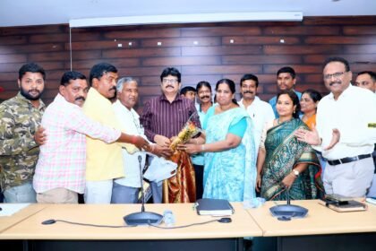 టి యు యు డబ్ల్యూ డబ్ల్యూ జే ఐ జేయు ఆధ్వర్యంలో డి పి ఆర్ ఓకు ఓకు ఓకు