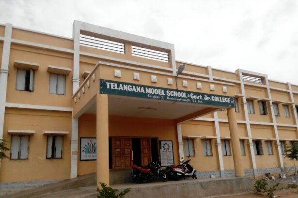 డబ్బులు పోగు చేసుకొని నీటి నీటి