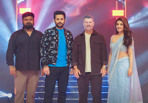 డేవిడ్ వార్నర్ కి ఘోర అవమానం అవమానం .. పిలిచి మరీ 'దొంగ దొంగ ముండా' అన్నారు!