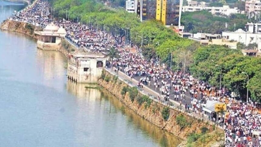 తెలంగాణ ఉద్యమ చరిత్రలో చరిత్రలో అపూర్వ ఘట్టం ఘట్టం .. మిలియన్ మిలియన్ నేటితో 14 ఏళ్లు!