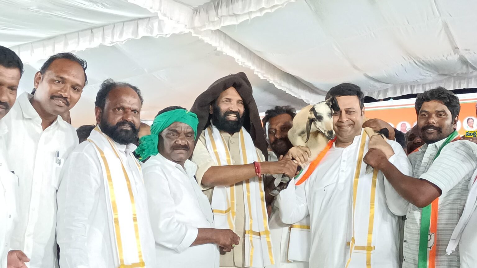 దేశంలోనే మొట్టమొదటగా మొట్టమొదటగా ఎస్సీ ఎస్సీ వర్గీకరణ అమలు అమలు బీసీ కులగలను చేపట్టి అమలు అమలు చేసిన ఘనత రాష్ట్ర ప్రభుత్వానిది కాంగ్రెస్ పార్టీ పార్టీ పార్టీ పార్టీ