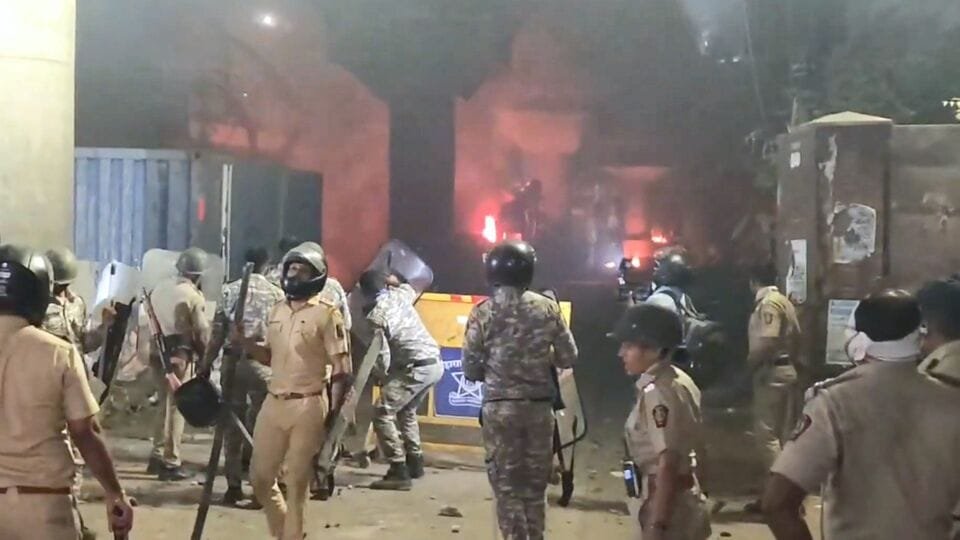 నాగ్‌పూర్ ఘర్షణలు: నాగ్ నాగ్ పూర్ ప్రధాన నిందితుడి అరెస్ట్ అరెస్ట్- నాగ్‌పూర్ ఘర్షణలు పోలీసులు ప్రధాన నిందితుడు ఫాహిమ్ షమీమ్ ఖాన్ ను అరెస్టు చేశారు,