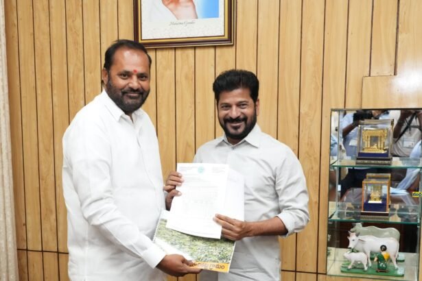 పంట నష్టపోయిన రైతులను రైతులను - ముద్రా న్యూస్