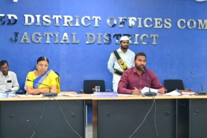 ప్రజావాణి దరఖాస్తులకు అధిక ప్రాధాన్యత ఇచ్చి పరిష్కరించాలి