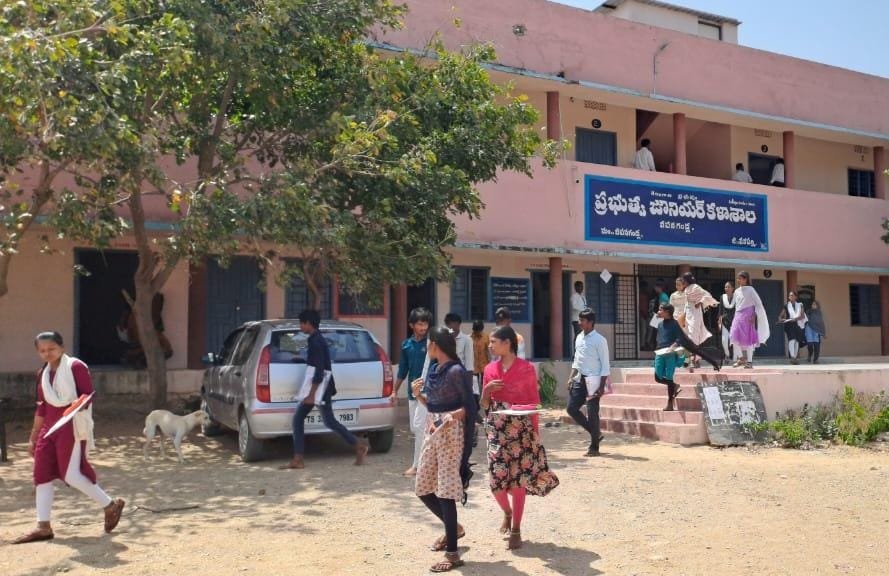 ప్రశాంతంగా మొదటి రోజు ఇంటర్ ఇంటర్