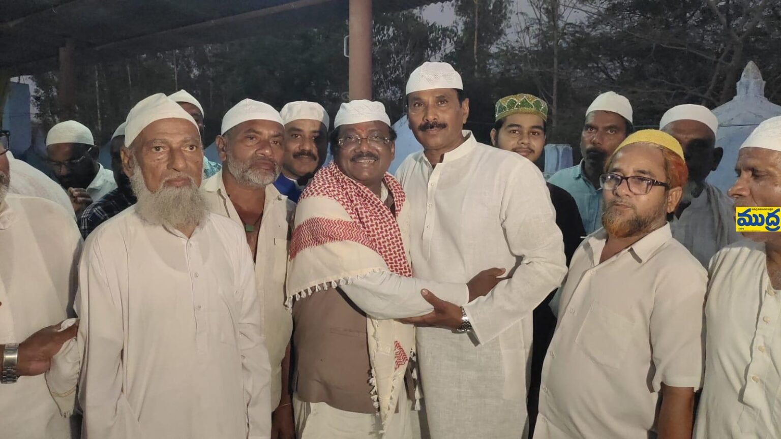 బిలాల్ మసీదులో ఇఫ్తార్ ఇఫ్తార్ - ముద్రా న్యూస్