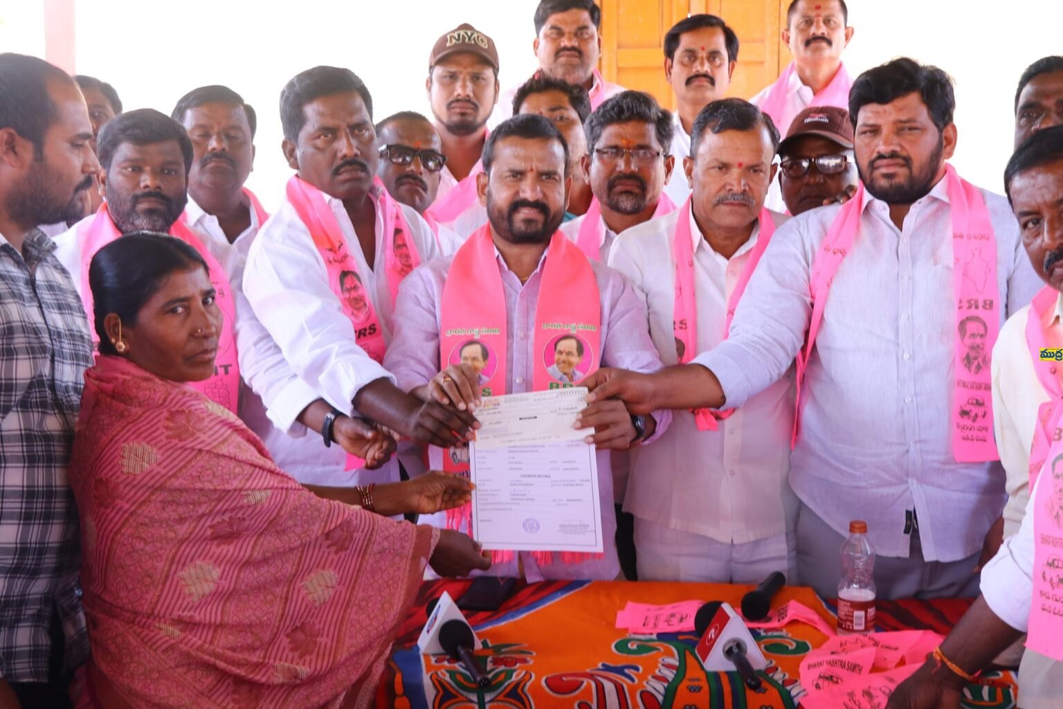 బీఆర్ఎస్ పార్టీ సభ్యత్వ బీమా కార్యకర్తలకు ధీమా ధీమా: మెతుకు మెతుకు మెతుకు