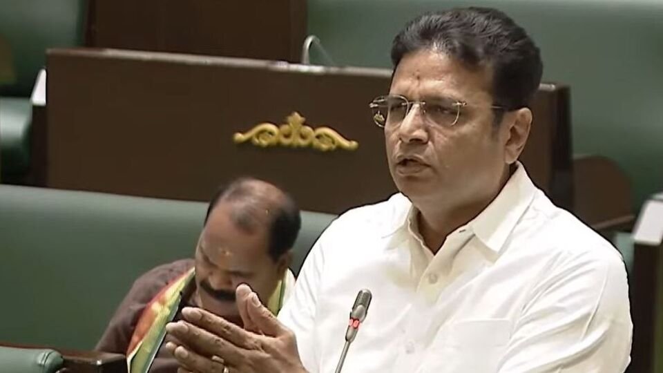బీఆర్ఎస్ వర్సెస్ కాంగ్రెస్ .. గరం గరం గరంగా తెలంగాణ అసెంబ్లీ సమావేశాలు సమావేశాలు సమావేశాలు!