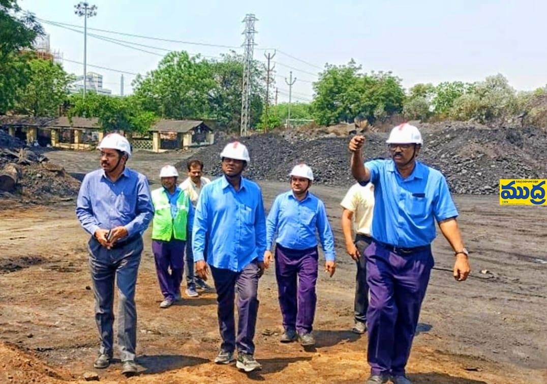బొగ్గు రవాణాలో అంతరాయం ఏర్పడకుండా చూడాలి చూడాలి: సింగరేణి జీఎం బి.వెంకటయ్య