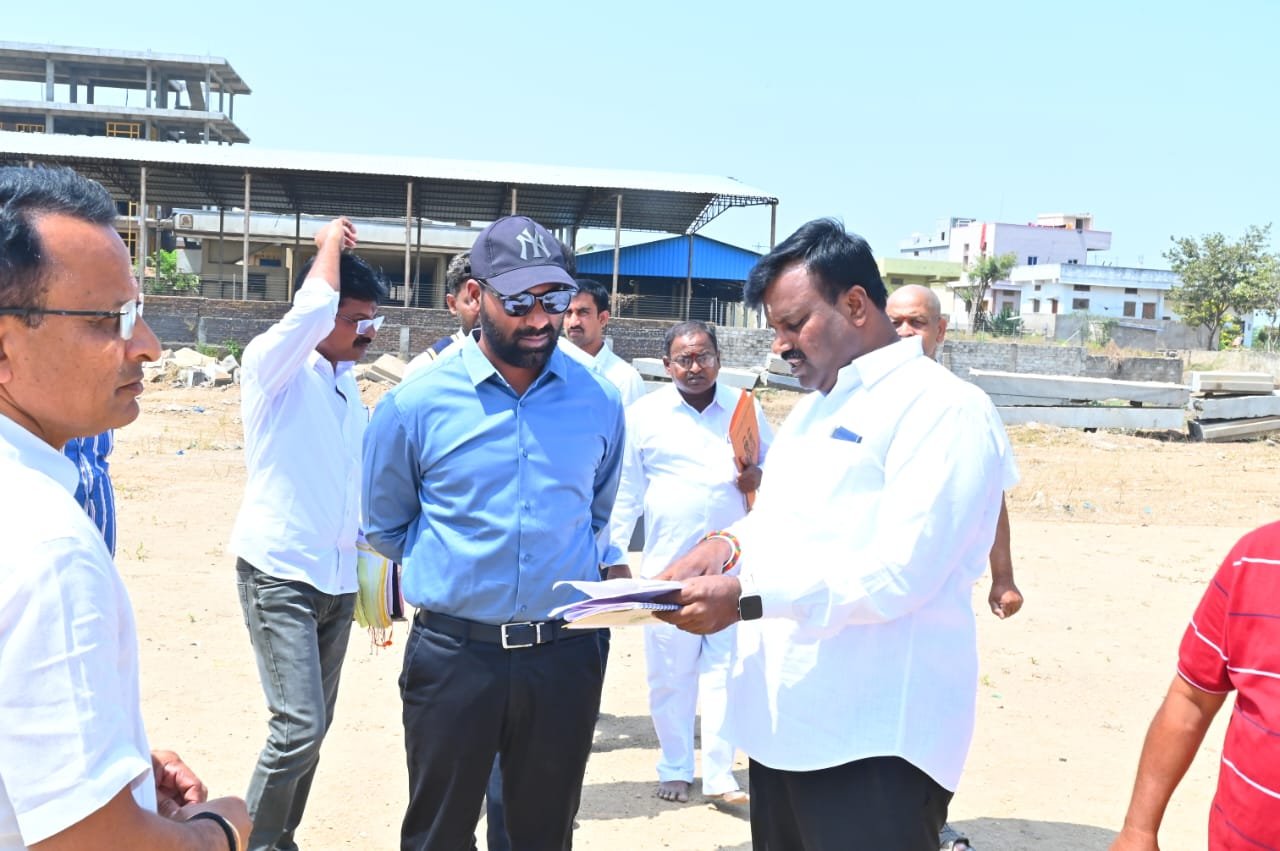 భక్తులకు ఎలాంటి ఇబ్బందులు కలగకుండా ఏర్పాట్లు చేయాలి చేయాలి: జిల్లా కలెక్టర్ కలెక్టర్. సత్యప్రసాద్