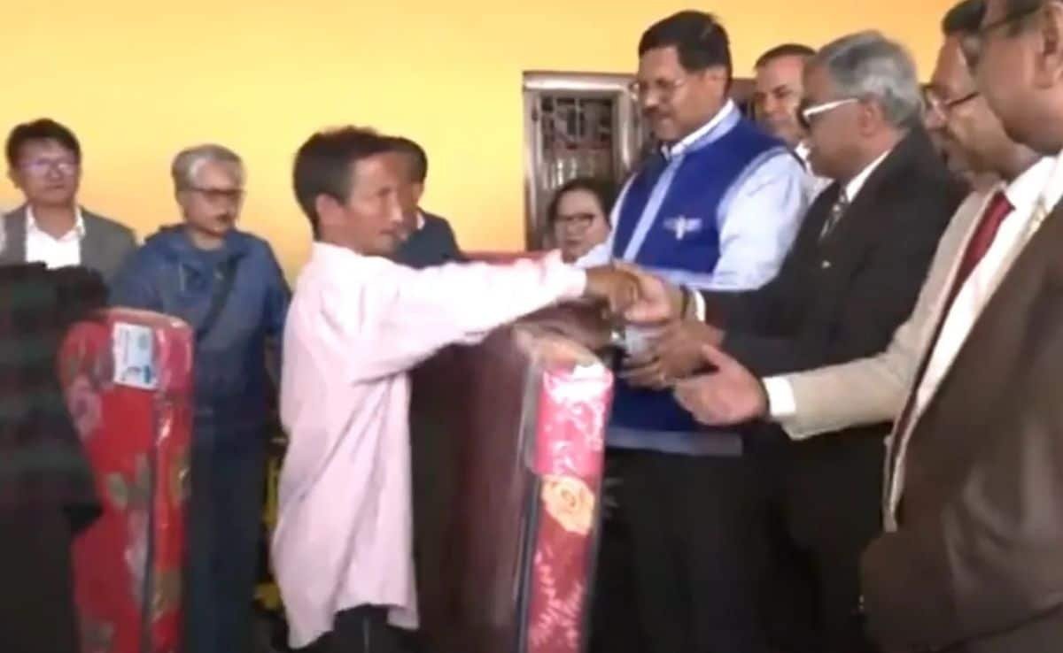 మణిపూర్లో మరో 4 మంది సుప్రీంకోర్టు న్యాయమూర్తులతో, జస్టిస్ బ్రూ గవై "శాంతి ప్రబలంగా ఉంటుంది" అని చెప్పారు