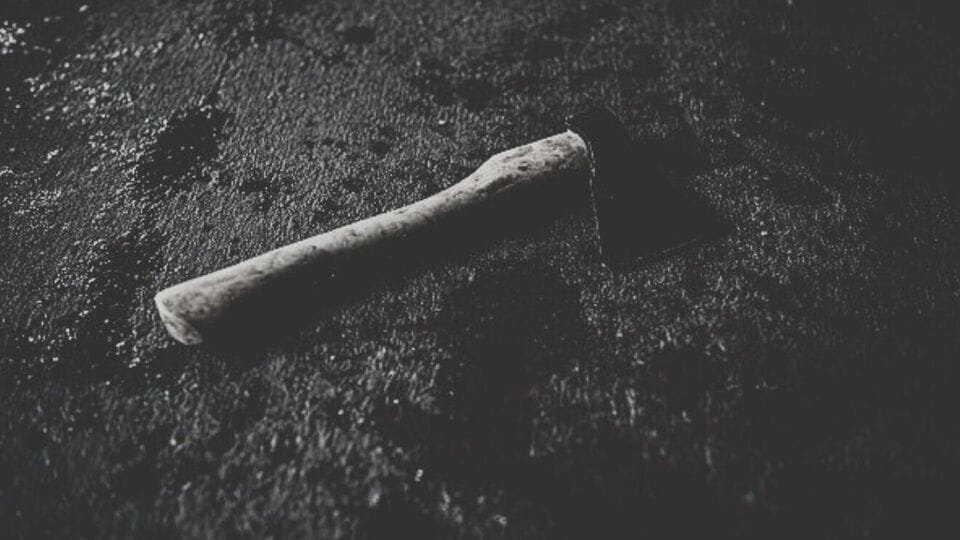 మహాబుబాబాద్ నేరం: మహబూబాబాద్ మహబూబాబాద్ జిల్లాలో - కోళ్లు ఇంట్లోకి వస్తున్నాయని వృద్ధుడి కాళ్లపై గొడ్డలితో గొడ్డలితో గొడ్డలితో