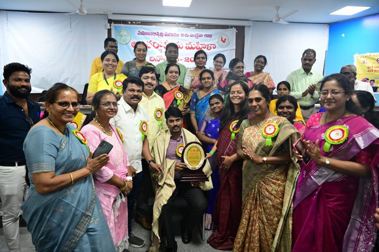 మహిళలు అన్ని రంగాల్లో సాధికారత సాధికారత