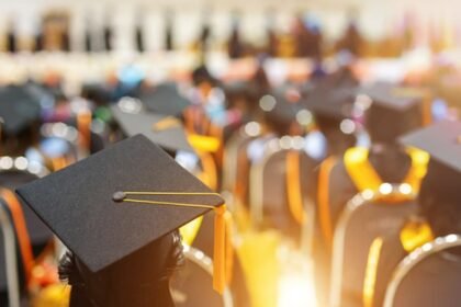 ముంబై విశ్వవిద్యాలయం ప్రింటింగ్ లోపం కారణంగా 'ముమాబాయి' అక్షర దోషంతో డిగ్రీలను జారీ చేస్తుంది