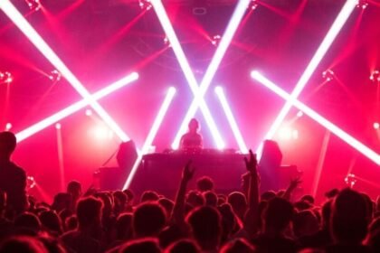 మెసిడోనియా నైట్‌క్లబ్‌లో భారీ భారీ భారీ అగ్నిప్రమాదం .. 51 మంది మృతి మృతి, 100 మందికి మందికి -51 డెడ్ 100 మాసిడోనియా నైట్‌క్లబ్ వద్ద భారీ అగ్నిప్రమాదం తరువాత గాయపడ్డారు,