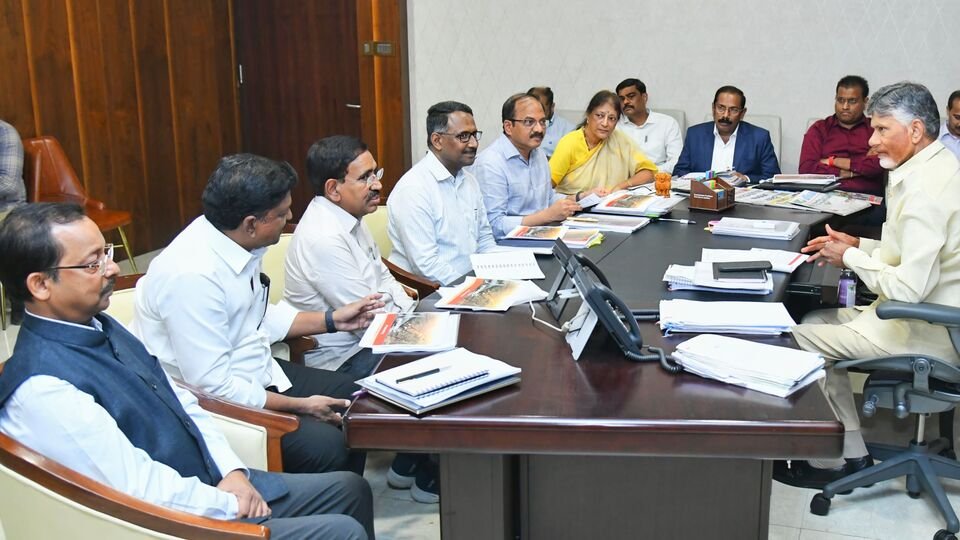 రూ .37 వేల కోట్ల విలువైన విలువైన పనులకు సీఆర్డీఏ ఆమోదం, త్వరలో త్వరలో ప్రారంభం- CRDA త్వరలో ప్రారంభించడానికి రూ .37 వేల కోట్ల పని పనులను ఆమోదిస్తుంది, ఆంధ్ర ప్రదేశ్ న్యూస్