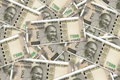 రెండో రోజు ఐటీ ఐటీ సోదాలు .. హైదరాబాద్ హైదరాబాద్ కాలేజీలో కాలేజీలో గుట్టలుగా గుట్టలుగా!