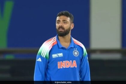 రోహిత్ శర్మ వరుణ్ చక్రవర్తి "గిన్నెలు మాత్రమే ఒక రకానికి", స్పిన్నర్ స్మాషింగ్ సమాధానం ఇస్తాడు