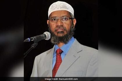 "వాంటెడ్ వ్యక్తిగత" జాకీర్ నాయక్ హోస్ట్ చేసినందుకు భారతదేశం పాకిస్తాన్‌ను స్లామ్ చేసింది