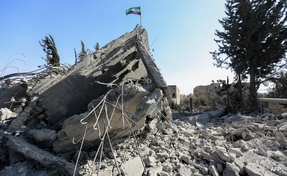 వార్ మానిటర్ ఇజ్రాయెల్ సెంట్రల్ సిరియా సైనిక స్థలాన్ని తాకింది