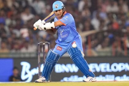 వింటేజ్ సచిన్ టెండూల్కర్ ఇండియా మాస్టర్స్ ప్రారంభ అంతర్జాతీయ మాస్టర్స్ లీగ్ టైటిల్ గా అభిమానులు