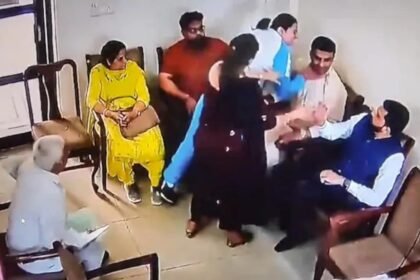 విడాకుల కార్యకలాపాల మధ్య మాజీ ప్రపంచ ఛాంపియన్ బాక్సర్ బాక్సర్ సావిటీ బూరా భర్తపై భర్తపై దాడి చేస్తాడు