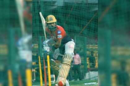 విరాట్ కోహ్లీ రాయల్ ఛాలెంజర్స్ బెంగళూరు యొక్క 2025 ఐపిఎల్ సీజన్ కంటే ముందు ప్రాక్టీస్ చేయడం ప్రారంభిస్తాడు