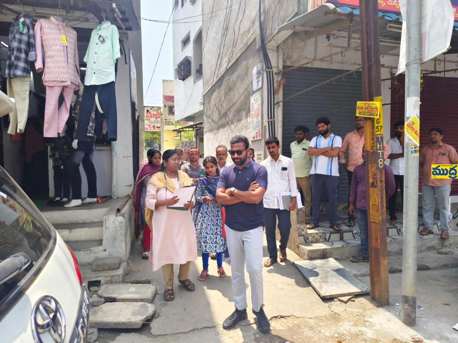 సకాలంలో పన్నులు చెల్లించి పట్టణ అభివృద్ధికి సహకరించండి