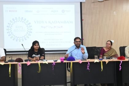సమాజ సేవలో యువత ముందుండాలి ముందుండాలి: జిల్లా కలెక్టర్ కోయ శ్రీ హర్ష హర్ష