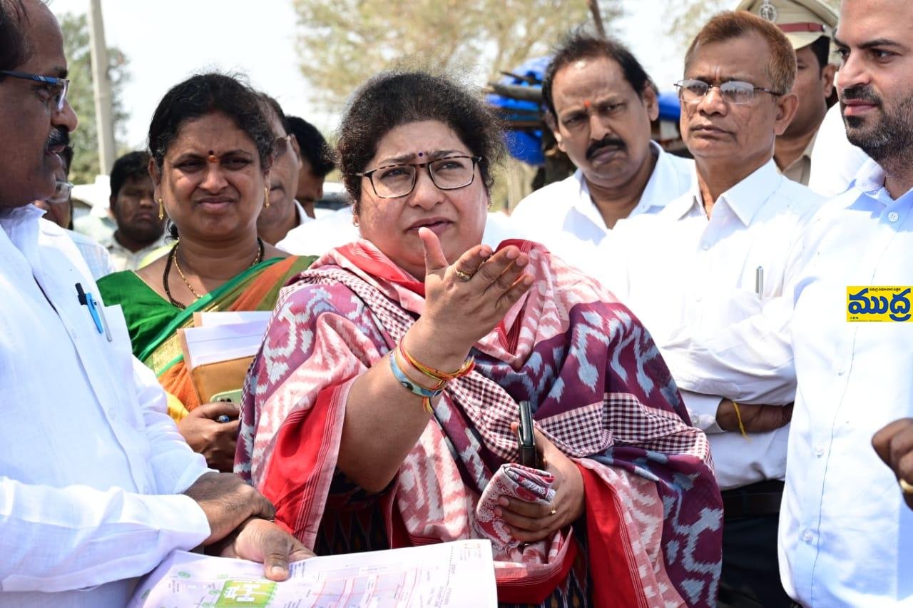 సరస్వతి పుష్కరాల పనుల్లో వేగం వేగం
