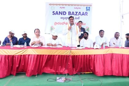 సాండ్ బజార్లలో ఇక ప్రజలకు చేరువలో ఇసుక