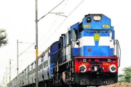 హోలీ ప్రత్యేక రైళ్లు: రైల్వే ప్రయాణికులకు గుడ్‌న్యూస్, విజ‌య‌వాడ మీదుగా నాలుగు హోలీ ప్రత్యేక ప్రత్యేక ప్రత్యేక