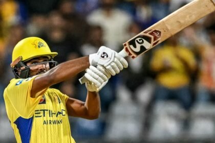 4,6,6-సిఎస్‌కె యొక్క 17 ఏళ్ల తొలి తొలివాడు ఆయుష్ మత్రే ఐపిఎల్ 2025 ను మండుతున్న నాక్‌తో వెలిగిస్తాడు. చూడండి