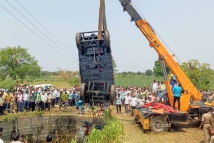 7 మంది మహిళా వ్యవసాయ కార్మికులు చనిపోతారు, 3 మహారాష్ట్రలో ట్రాక్టర్ బాగా పడిపోయిన తరువాత రక్షించబడింది