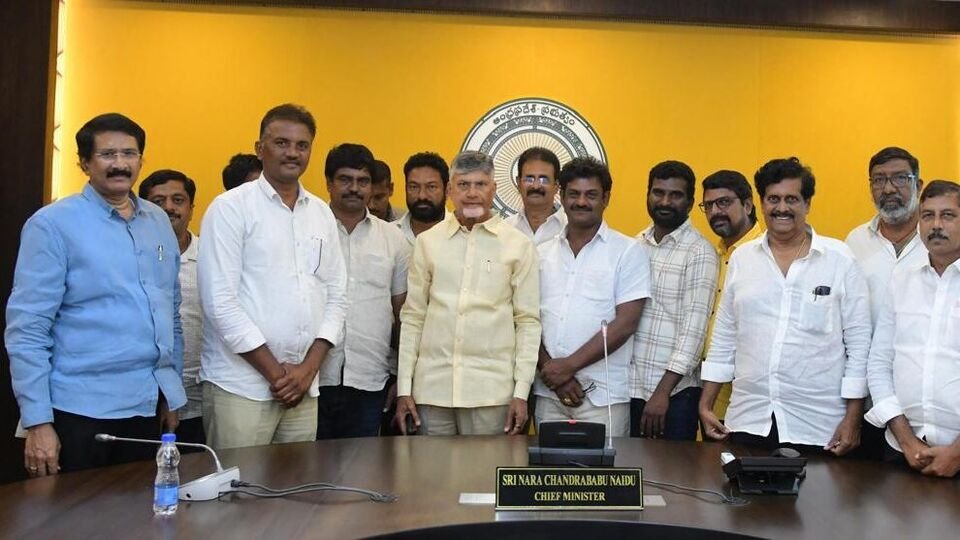 AP ఆక్వా సంస్కృతి: 100 కౌంట్ రొయ్యలకు కిలో. 220 కంటే తగ్గించొద్దన్న సీఎం చంద్రబాబు, ఆక్వా ఎగుమతులపై ఎగుమతులపై సమీక్ష