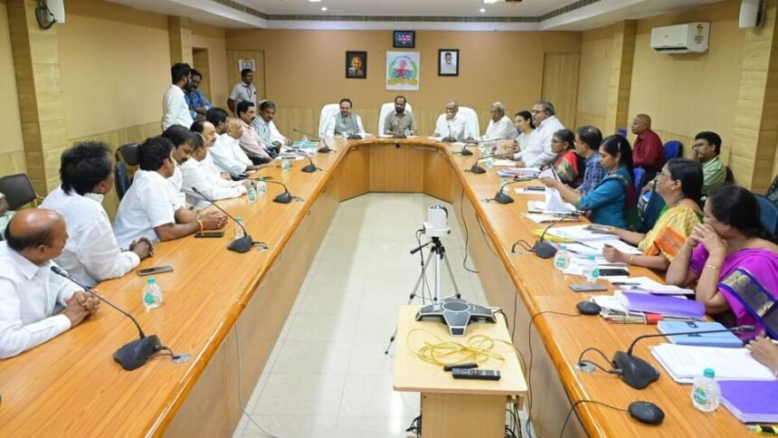 AP నర్సింగ్ ప్రవేశాలు: ఇకపై ఏపీలో ఏపీలో కామ‌న్ ఎంట్రెన్స్ ద్వారా 'నర్సింగ్' నర్సింగ్ - ఈ ఏడాది ఏడాది నుంచే అమలు ..!