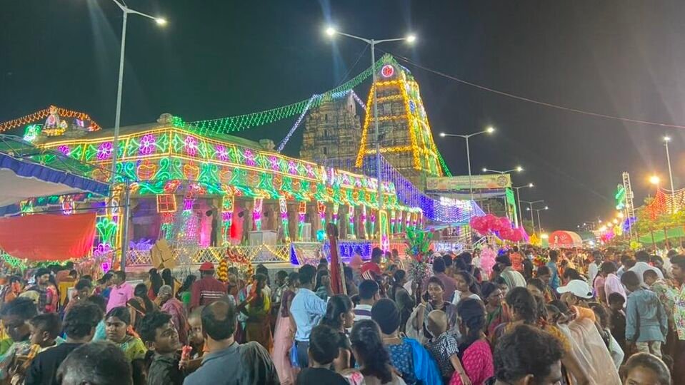 Cm చంద్రబాబు: ఏప్రిల్ 11 న ఒంటిమిట్టకు సీఎం చంద్రబాబు చంద్రబాబు, రాములోరికి పట్టు వస్త్రాలు సమర్పించనున్న దంపతులు సీఎం సీఎం