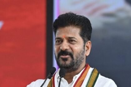 Delhi ిల్లీలో బిసి మహా ధర్నా: రిజర్వేషన్ల పెంపునకు అనుమతి అనుమతి ఇస్తే మోదీని సన్మానిస్తాం - సీఎం రేవంత్ రెడ్డి రేవంత్
