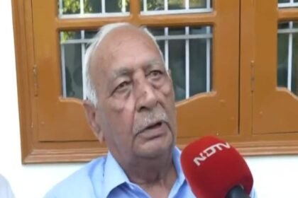 J & K లో చంపబడిన కొత్తగా వివాహ అధికారికి తాత చెప్పినది