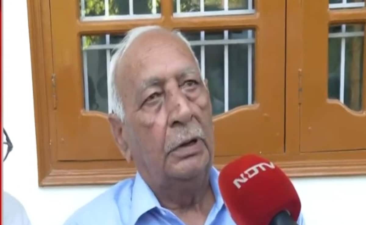 J & K లో చంపబడిన కొత్తగా వివాహ అధికారికి తాత చెప్పినది