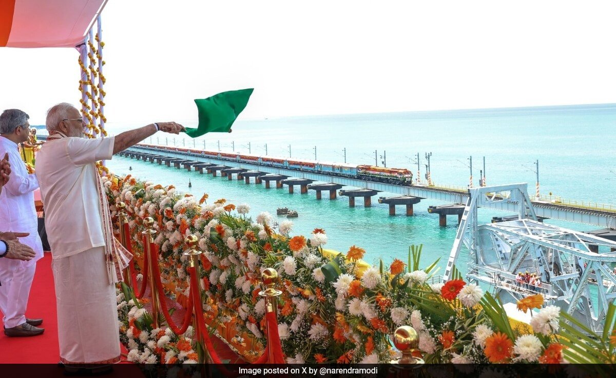 PM మోడీ న్యూ పంబన్ వంతెన, భారతదేశం యొక్క 1 వ నిలువు-లిఫ్ట్ సీ బ్రిడ్జ్