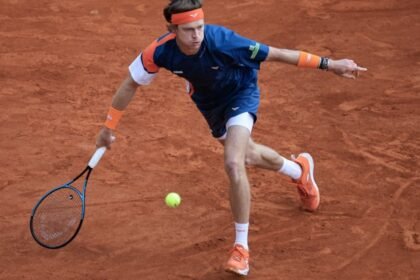 అన్ఫ్రే రూబ్లెవ్, హోల్గర్ రూన్ గత 16 బార్సిలోనా ఓపెన్‌లోకి సౌలభ్యం