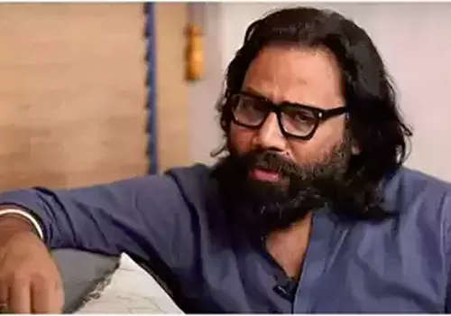 ఆయన నా తండ్రి లాంటి వాడు..అందుకే సైలెంట్ సైలెంట్