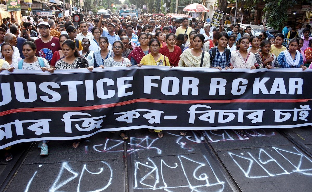 "ఇకపై న్యాయ వ్యవస్థపై నమ్మకం లేదు ...": RG కార్ బాధితుడి తండ్రి