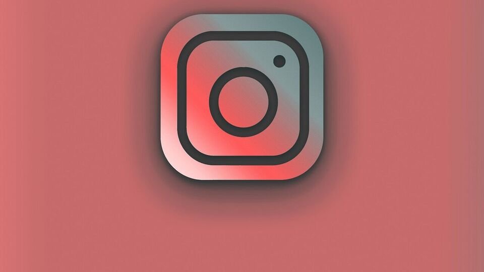 ఇన్‌స్టాగ్రామ్‌ పరిచయం .. హోటల్‌కు హోటల్‌కు రమ్మని పిలిచి, యువతిని కట్టేసి కట్టేసి నగలతో ఉడాయించాడు ..