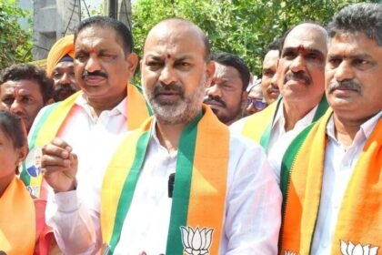 కరీమ్నాగర్: రబ్బర్ స్టాంప్ స్టాంప్ ముఖ్యమంత్రి రేవంత్ రెడ్డి .. పాలన భ్రష్టు భ్రష్టు పట్టింది పట్టింది: బండి బండి సంజయ్