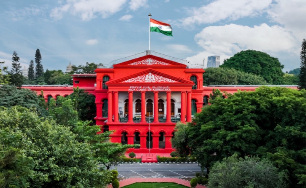 కర్ణాటక హైకోర్టు తన అమలును కోరింది