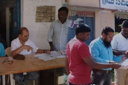 కొత్తగా ఓటర్ నమోదు నమోదు ..! తెలంగాణలో స్థానిక శరీర ఎన్నికల నేపథ్యంలో కొత్త ఓటరు కార్డు అనువర్తనాల కోసం మార్పులు చేర్పులకు కూడా అవకాశం అవకాశం తెలంగాణ తెలంగాణ తెలంగాణ