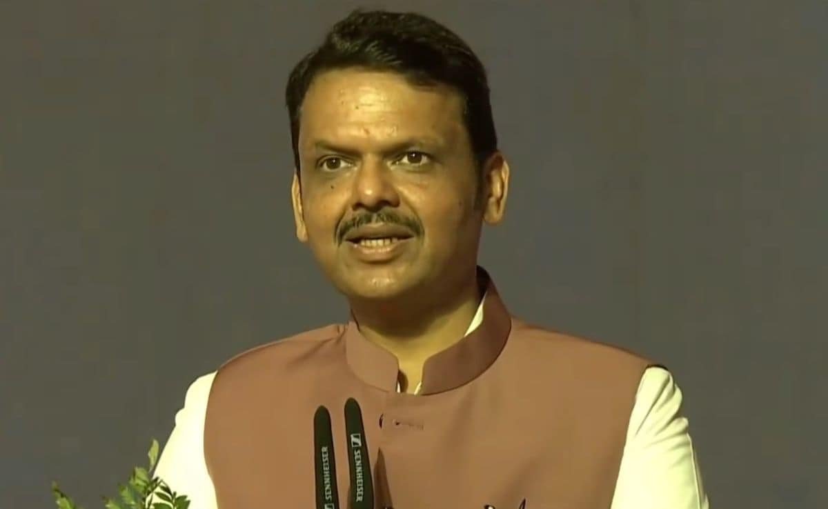 క్లాస్ 10 పరీక్షలో దేవేంద్ర ఫడ్నవిస్ కుమార్తె 92.6% స్కోర్లు